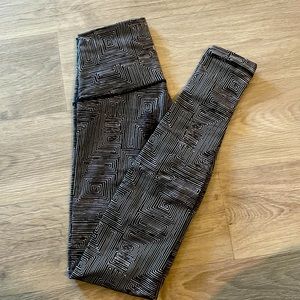 Lululemon full length (28”) legging with black and white geometric pattern